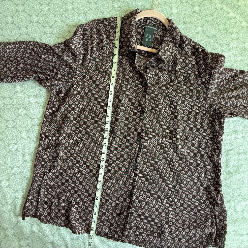 Chelsea & Theodore Floral Button Down Blouse Size XL - Picture 7 of 7